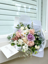 Load image into Gallery viewer, Easter Daily Florist Mix Blooms