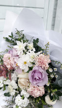 Load and play video in Gallery viewer, Easter Daily Florist Mix Blooms

